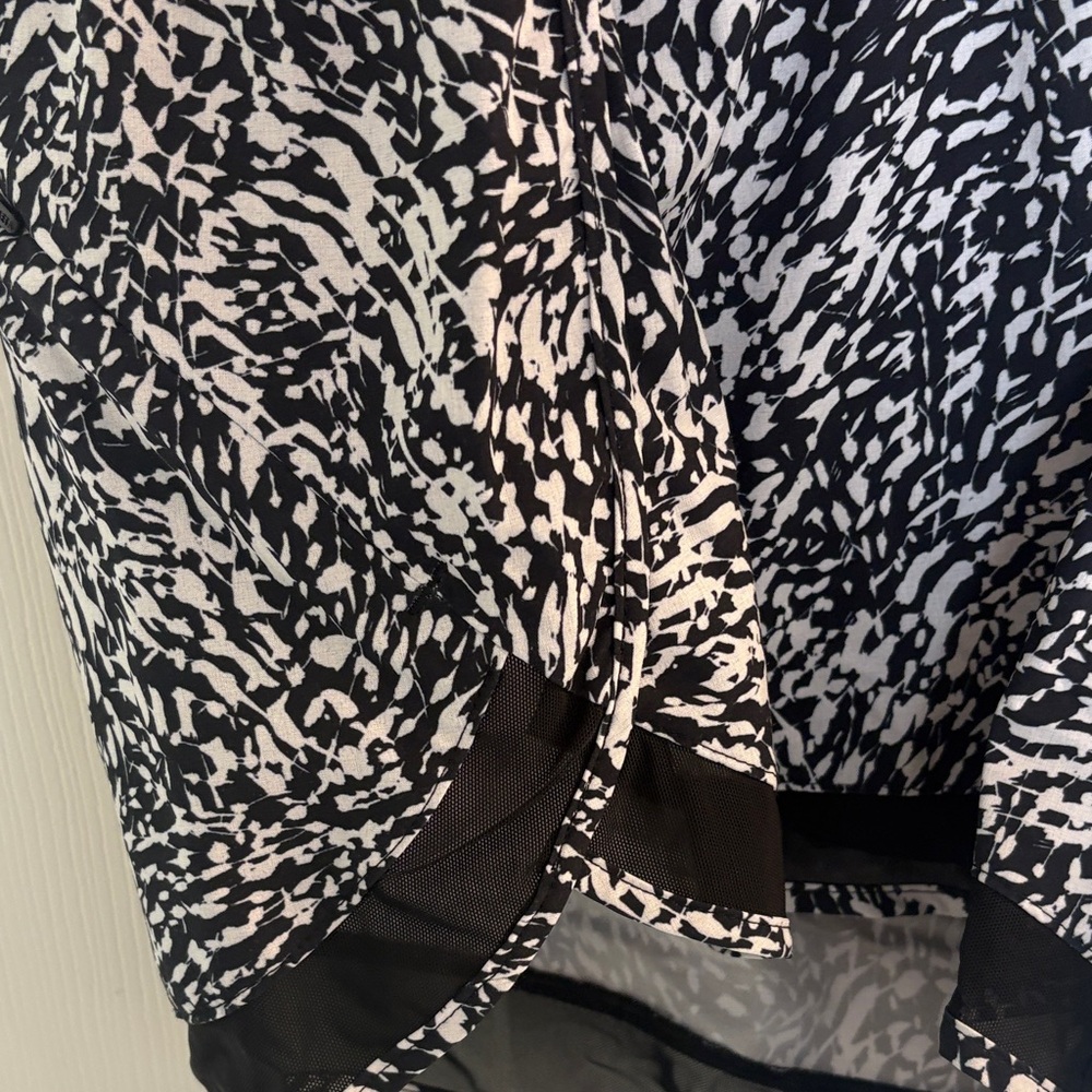 Athleta 4” Racer Run Short - Picture 4 of 4